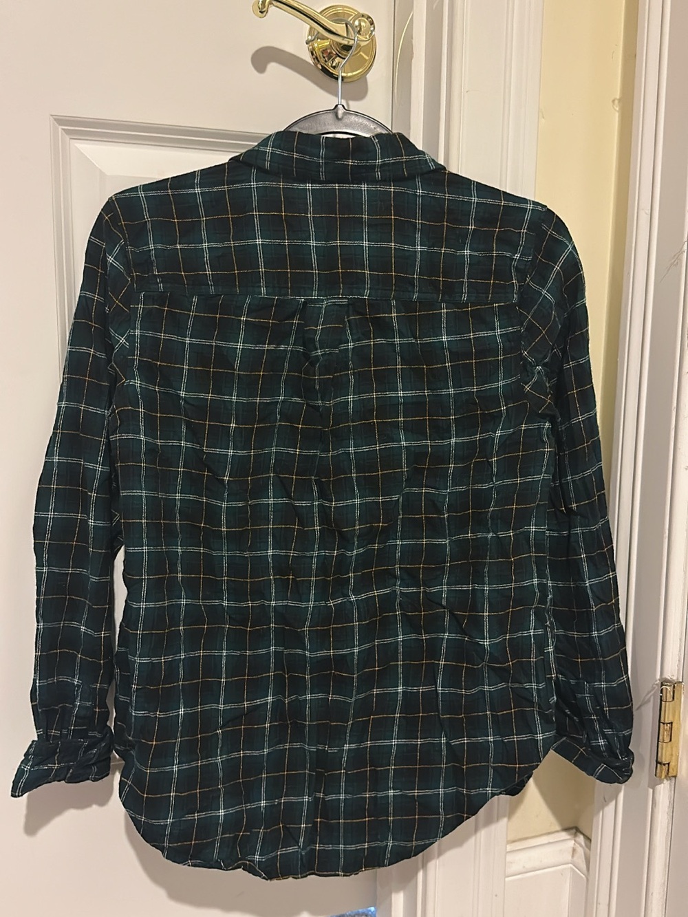 Women’s Old Navy Dark Green Plaid Button-Up Shirt - Picture 2 of 2